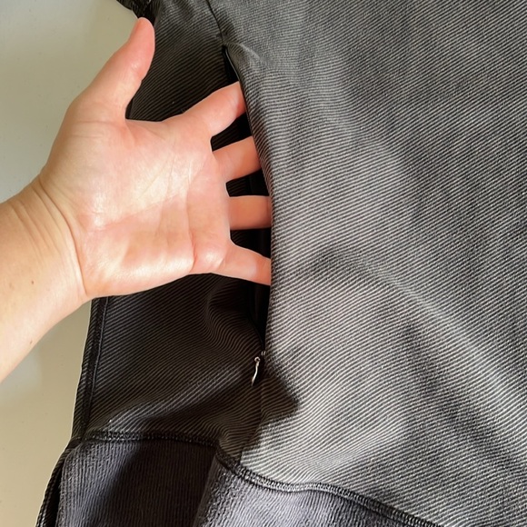 Lulu Lemon V-Neck Sweatshirt Pullover High Low Hem Kangaroo Zippered Pocket - Picture 5 of 7